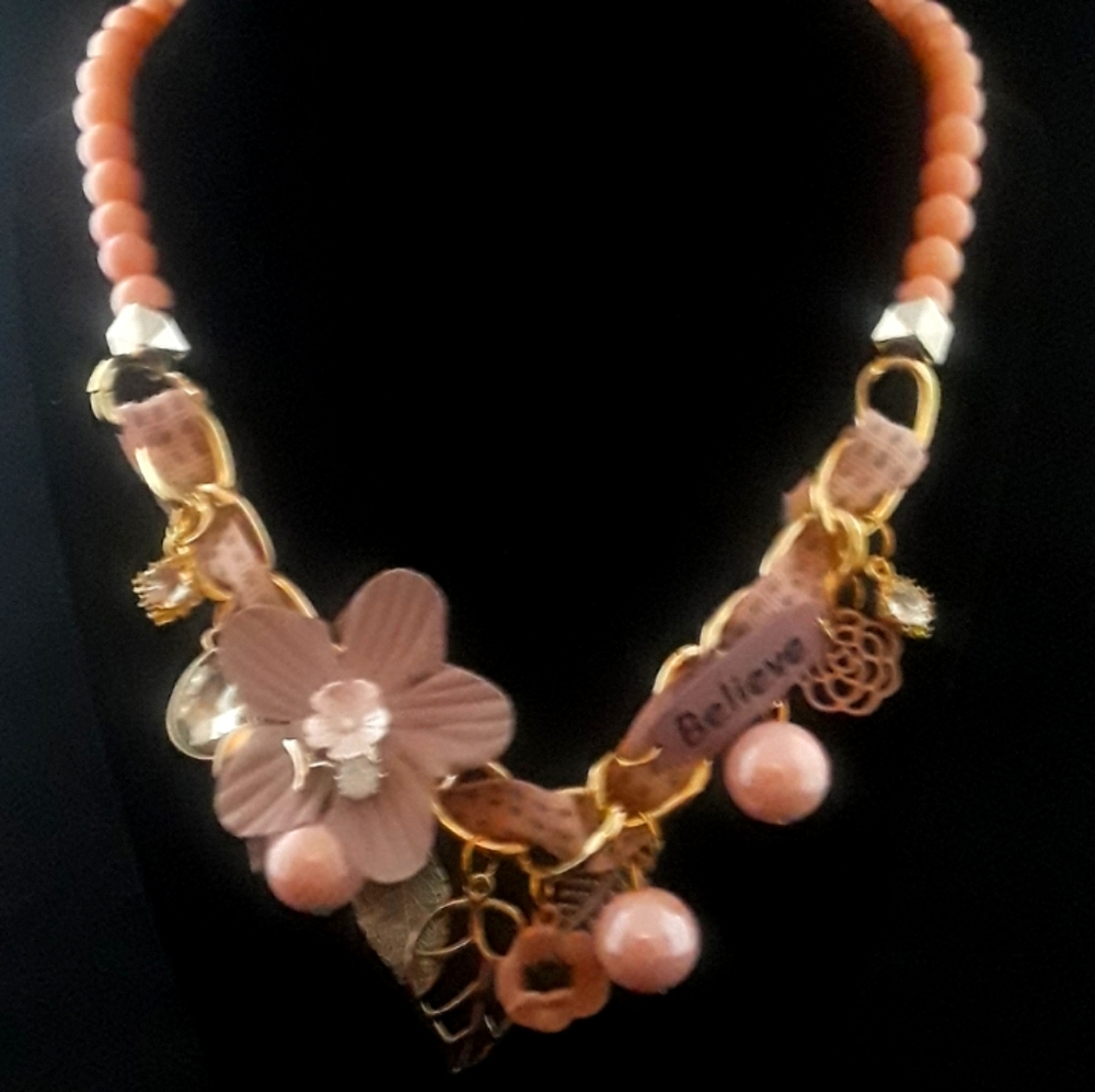 FLOWERS & LEAVES BELIEVE BEADS FASHION NECKLACES